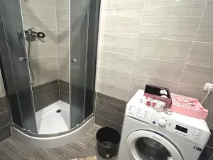 Pronájem bytu 1+1, Praha - Smíchov, Holubova, 36 m2