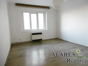 Pronájem bytu 1+kk, Praha - Smíchov, Křížová, 28 m2