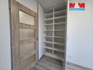 Pronájem bytu 3+kk, Praha - Karlín, Molákova, 56 m2