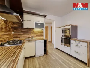 Prodej bytu 4+1, Cheb, Májová, 110 m2