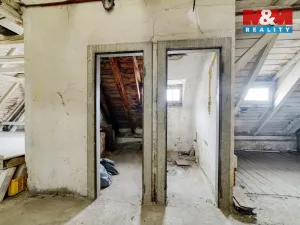 Prodej bytu 4+1, Cheb, Májová, 199 m2