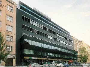Pronájem kanceláře, Praha - Karlín, Sokolovská, 635 m2