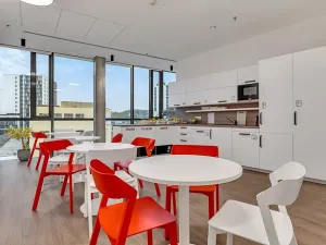 Pronájem kanceláře, Praha - Modřany, Mezi vodami, 2038 m2