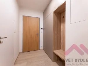 Pronájem bytu 2+kk, Praha - Řepy, Laudova, 62 m2