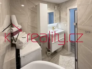 Prodej bytu 2+1, Karlovy Vary, Klínovecká, 64 m2