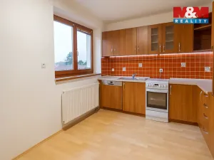 Pronájem bytu 2+1, Chvaletice, Dukelská, 46 m2