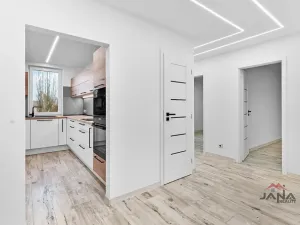 Prodej bytu 3+1, Mělnické Vtelno, Sídliště Střed, 107 m2