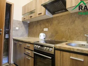 Prodej bytu 2+1, Karlovy Vary, Moravská, 50 m2