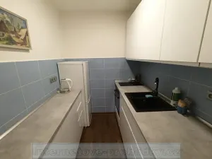 Pronájem bytu 2+kk, Praha - Kobylisy, Frýdlantská, 44 m2