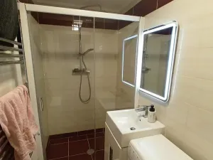 Pronájem bytu 2+kk, Praha - Kobylisy, Frýdlantská, 44 m2