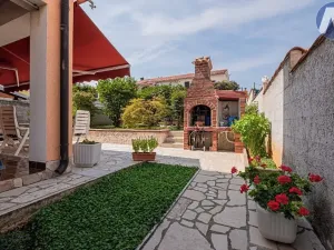 Prodej rodinného domu, Medulin, Chorvatsko, Dvorine, 155 m2