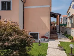 Prodej rodinného domu, Medulin, Chorvatsko, Dvorine, 155 m2