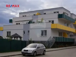 Pronájem bytu 1+kk, Praha - Vinoř, Českodubská, 36 m2