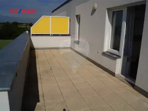 Pronájem bytu 1+kk, Praha - Vinoř, Českodubská, 36 m2