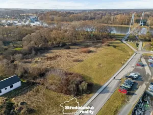 Prodej podílu komerčního pozemku, Čelákovice, 13487 m2