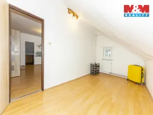 Prodej bytu 3+1, Chvaletice, Husova, 76 m2