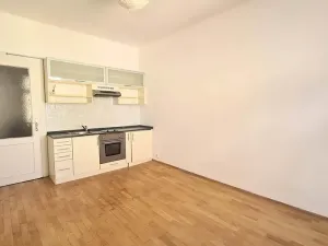 Pronájem bytu 2+kk, Praha - Vršovice, Slovinská, 42 m2