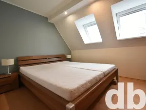 Pronájem bytu 3+kk, Karlovy Vary, Chelčického, 71 m2