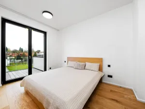 Pronájem bytu 2+kk, Praha - Troja, Pod Hrachovkou, 49 m2