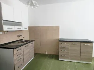 Prodej bytu 3+1, Praha - Kobylisy, Rajmonova, 70 m2