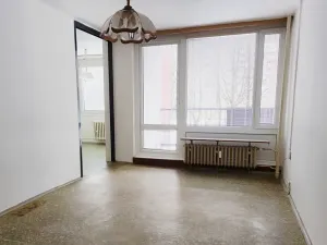 Prodej bytu 3+1, Praha - Kobylisy, Rajmonova, 70 m2