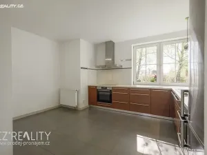 Prodej vily, Praha - Lipence, Na Bambouzku, 300 m2