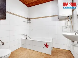 Prodej bytu 2+kk, Hostomice, Tyršovo náměstí, 61 m2