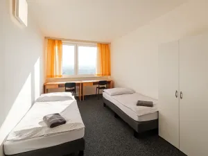 Pronájem ubytování, Praha - Modřany, Kutilova, 600 m2