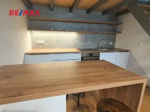 Pronájem bytu 1+kk, Praha - Smíchov, Na Valentince, 30 m2