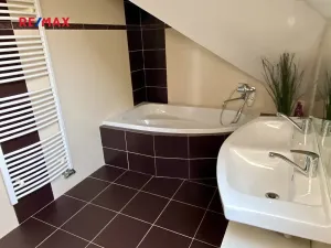 Prodej rodinného domu, Křenice, K Aleji, 166 m2