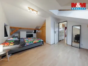 Prodej bytu 3+1, Karlovy Vary, Bulharská, 102 m2