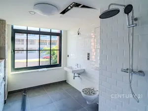 Prodej atypického bytu, Praha - Vysočany, Kolbenova, 144 m2