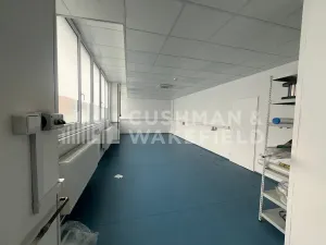 Prodej výrobních prostor, Hradec Králové, Vážní, 3866 m2