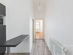 Pronájem bytu 1+1, Praha - Holešovice, Kamenická, 40 m2