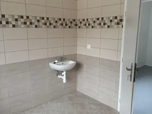 Pronájem skladu, Ostrov, 370 m2