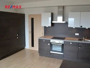 Pronájem bytu 1+kk, Plzeň, Štefánikova, 32 m2