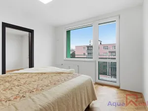 Prodej bytu 3+1, Karlovy Vary, Vítězná, 74 m2