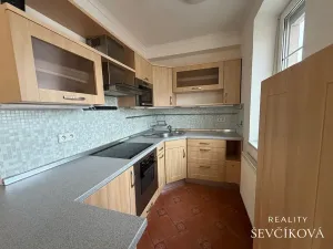 Pronájem bytu 2+kk, Hradec Králové, Šmilovského, 50 m2