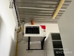 Pronájem komerční nemovitosti, Hradec Králové, Zemědělská, 695 m2