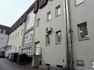 Pronájem obchodního prostoru, Boskovice, nám. Dr. Snětiny, 100 m2
