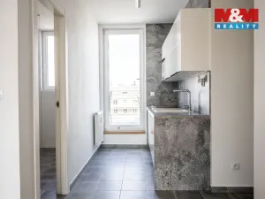 Pronájem bytu 1+kk, Pardubice - Zelené Předměstí, Smetanovo náměstí, 33 m2