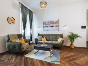 Prodej bytu 2+kk, Horní Planá, Náměstí, 47 m2