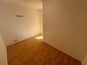 Pronájem bytu 1+kk, Praha - Modřany, Rodopská, 30 m2