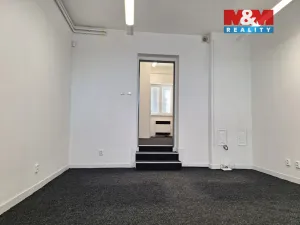 Pronájem obchodního prostoru, Chomutov, Št. kpt. Kouby, 36 m2