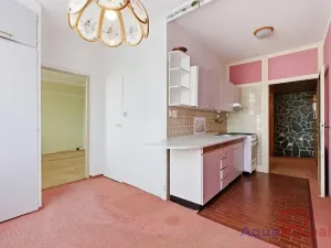 Prodej bytu 3+1, Karlovy Vary, Východní, 68 m2