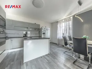 Prodej rodinného domu, Praha - Kyje, Osická, 246 m2
