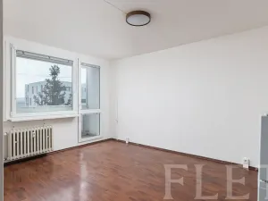 Pronájem bytu 1+kk, Praha - Podolí, Kaplická, 33 m2