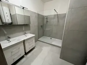 Pronájem pokoje, Brno, Sokolská, 89 m2