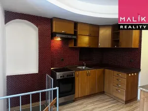 Prodej bytu 1+1, Karlovy Vary, Vítězná, 26 m2