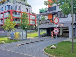 Pronájem garážového stání, Praha - Stodůlky, Laurinova, 15 m2